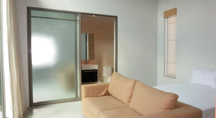 Property image - full photo 12