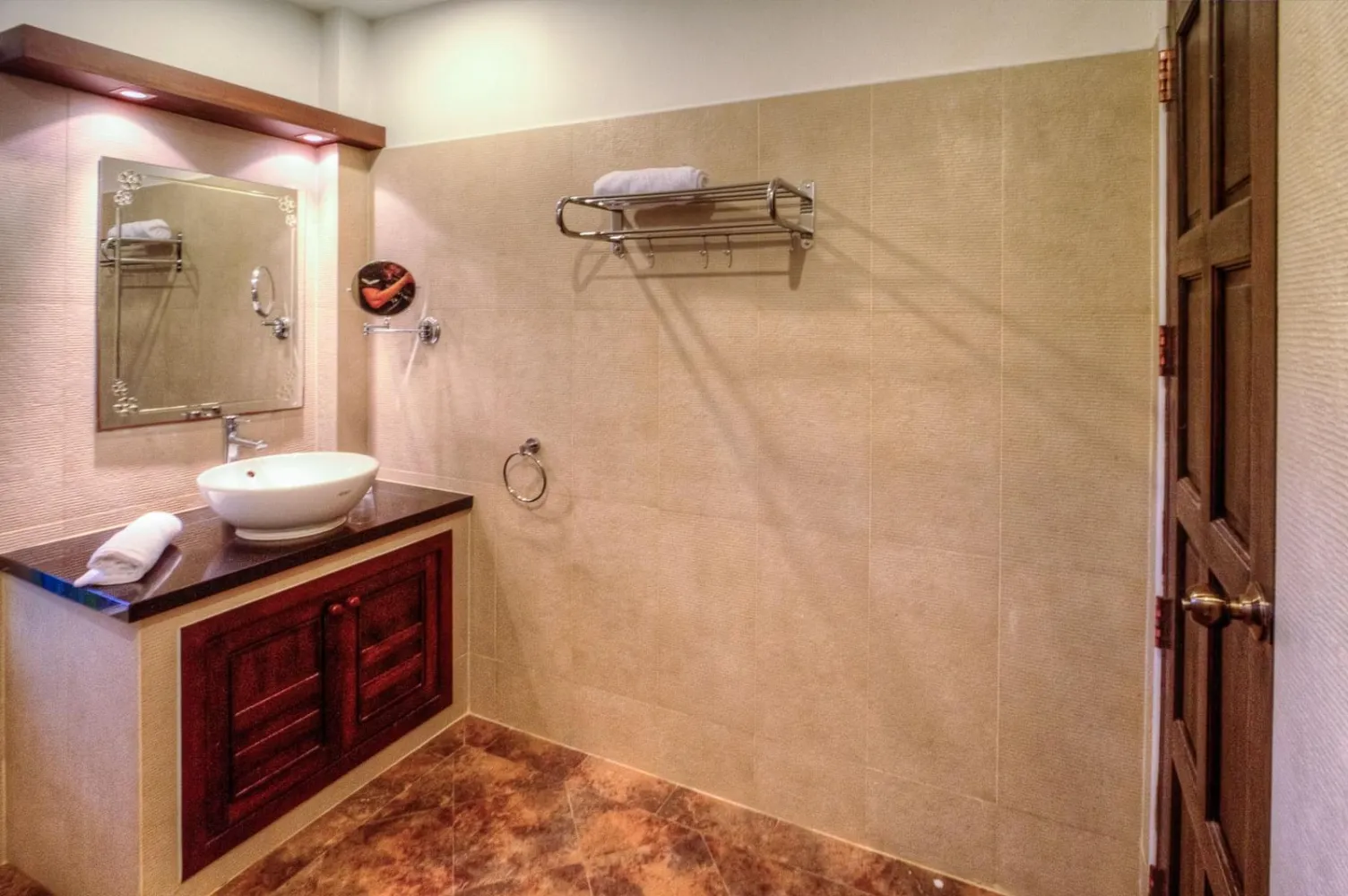 Property image - full photo 18