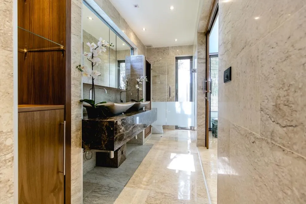 Property image - full photo 9