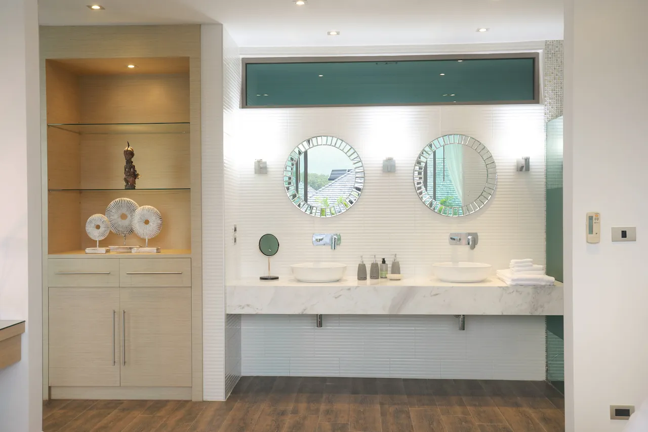 Property image - full photo 22