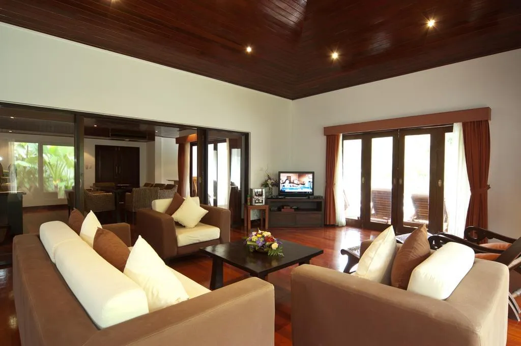Property image - full photo 4