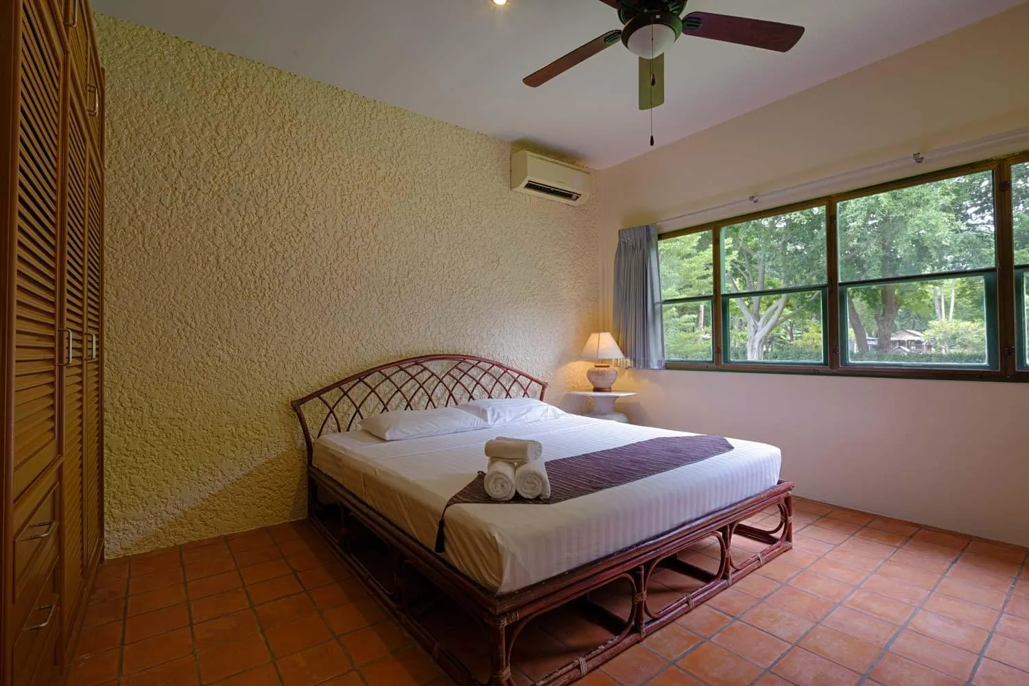 Property image - full photo 4