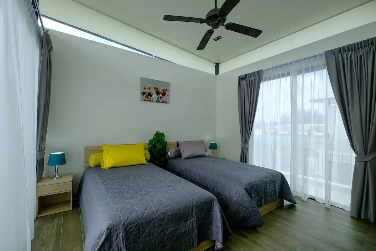 Property image - full photo 17