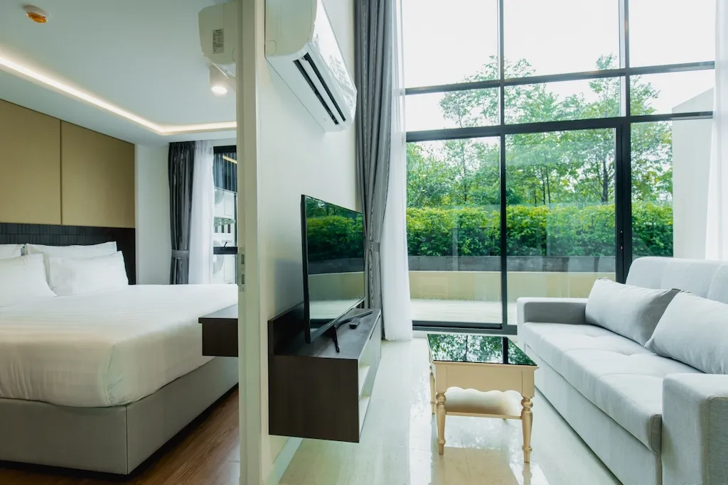 Property image - full photo 32