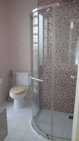 Property image - full photo 20