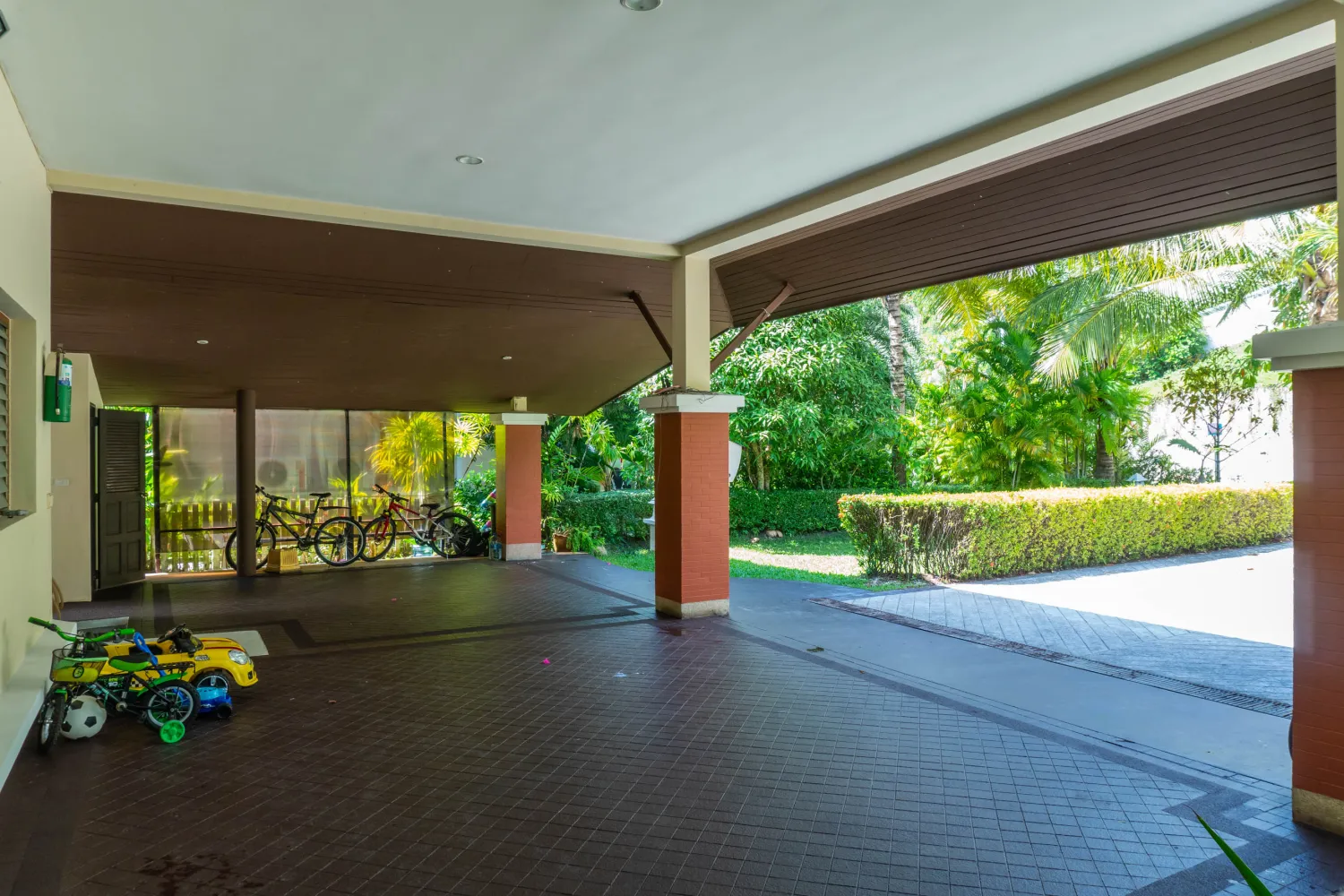 Property image - full photo 17