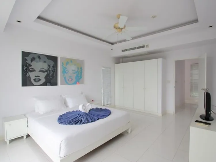 Property image - full photo 13