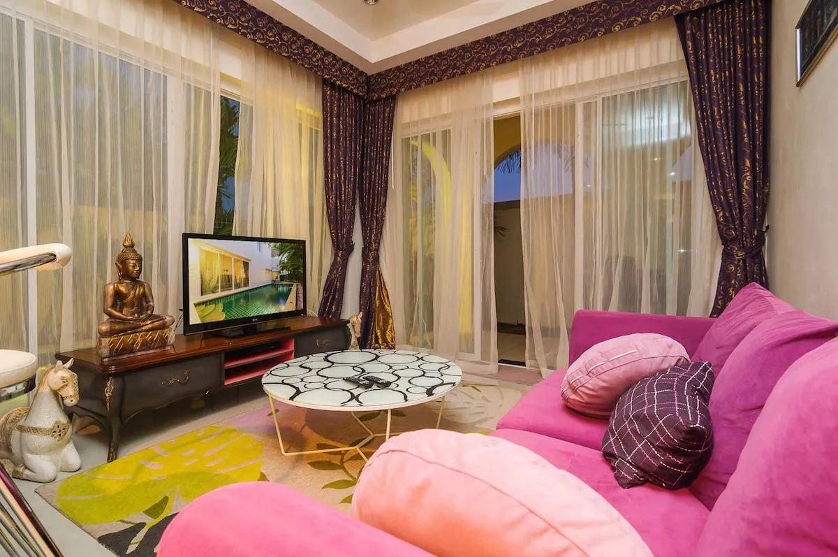 Property image - full photo 2