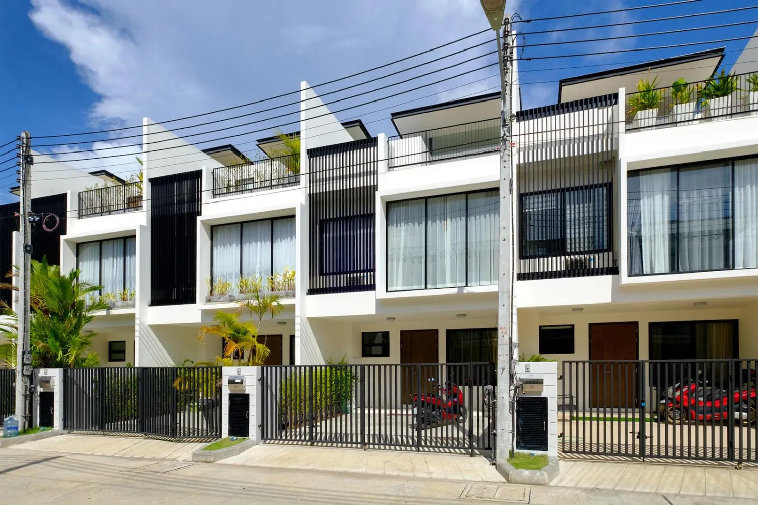 Property image - full photo 33