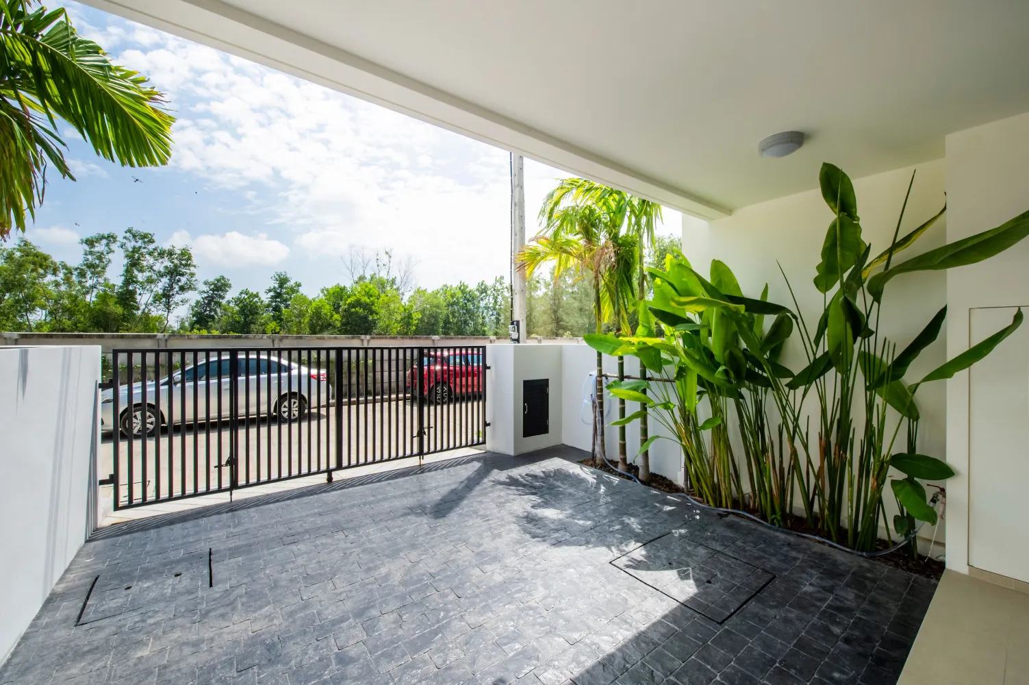 Property image - full photo 5