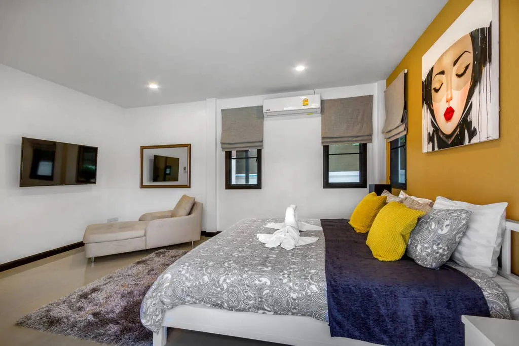 Property image - full photo 13