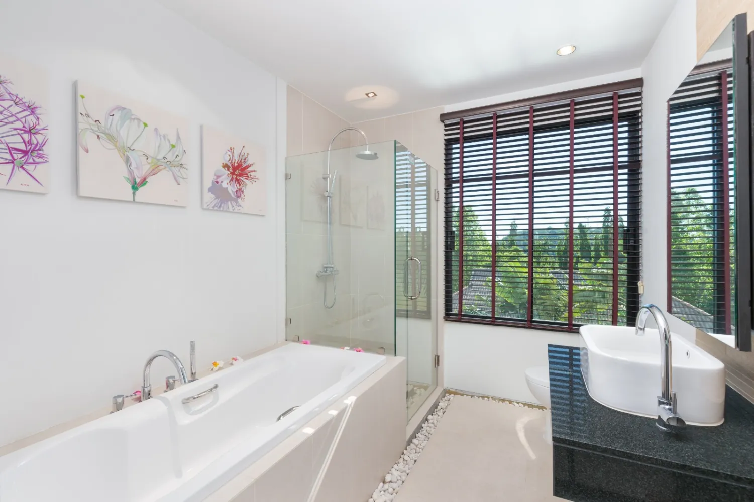 Property image - full photo 10