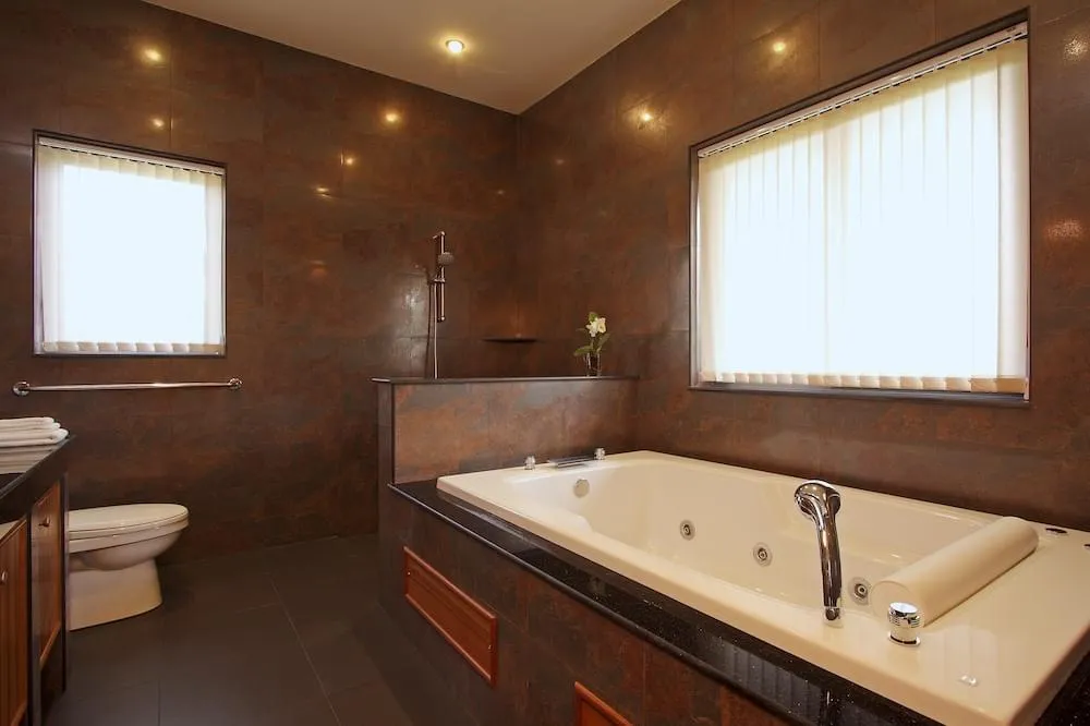 Property image - full photo 20