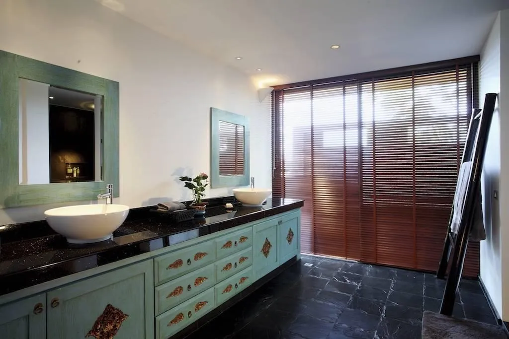 Property image - full photo 10