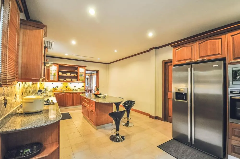 Property image - full photo 57