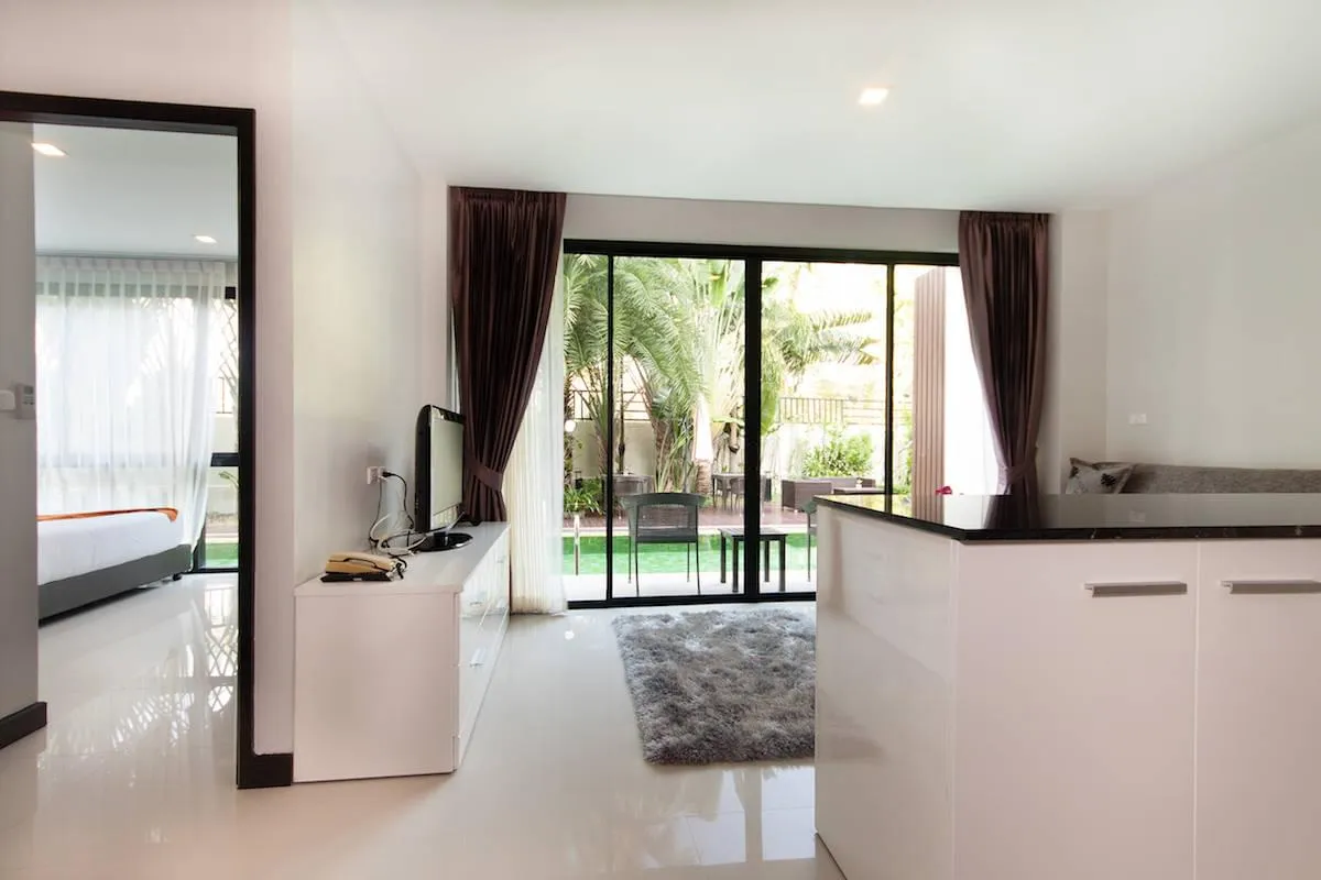 Property image - full photo 2