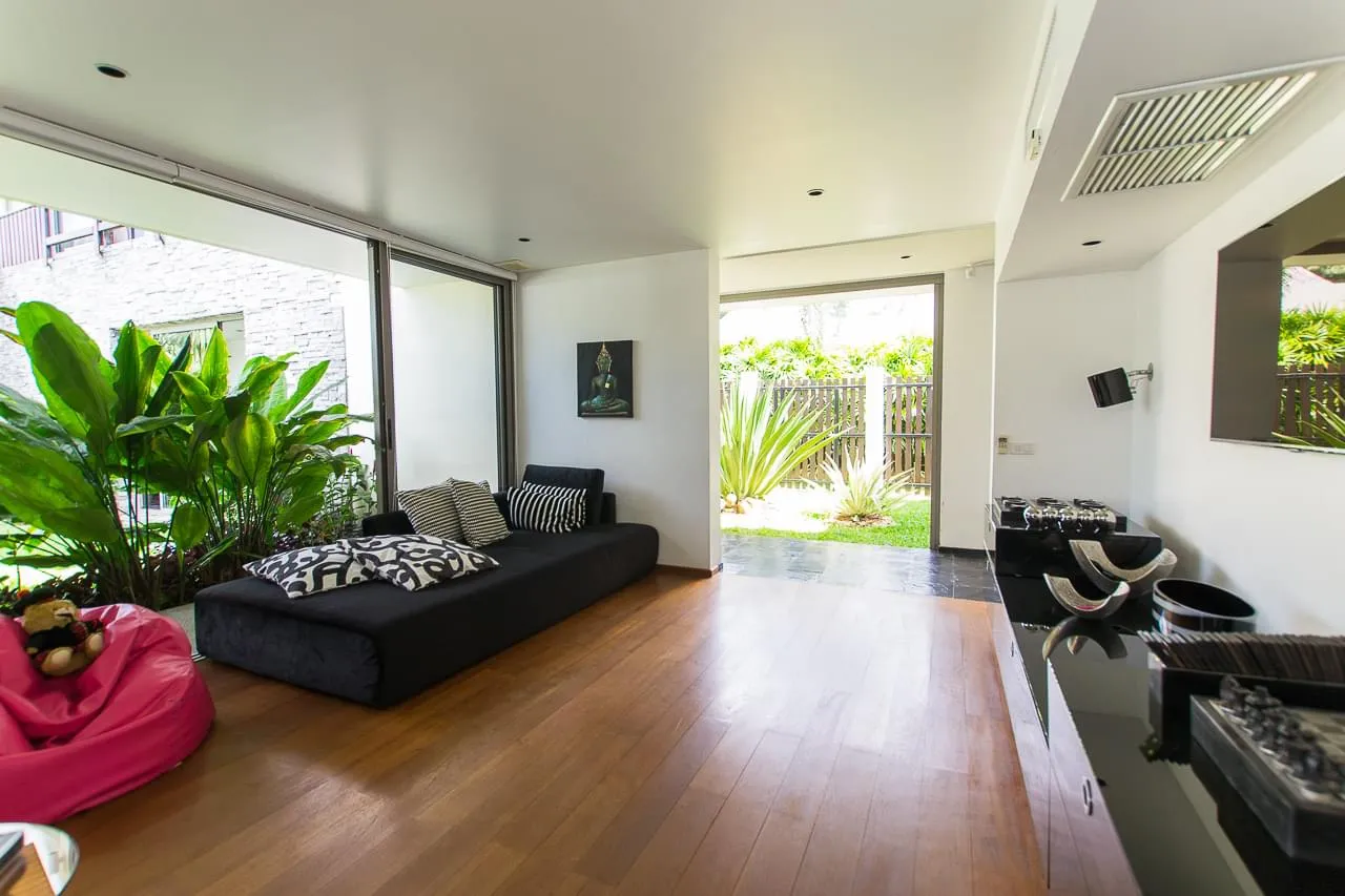 Property image - full photo 4