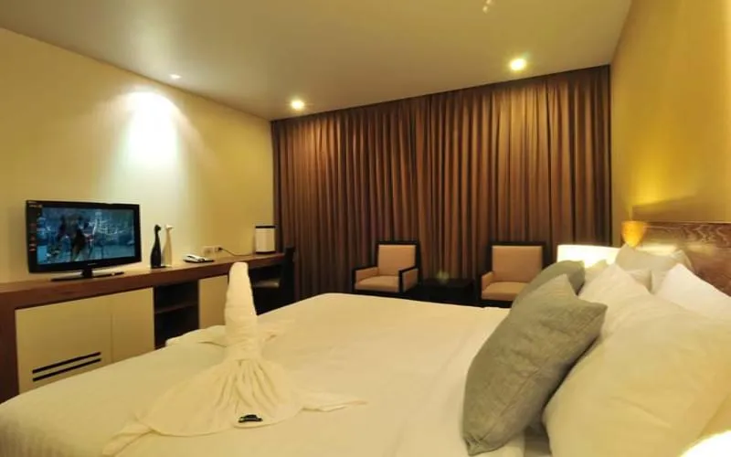 Property image - full photo 2