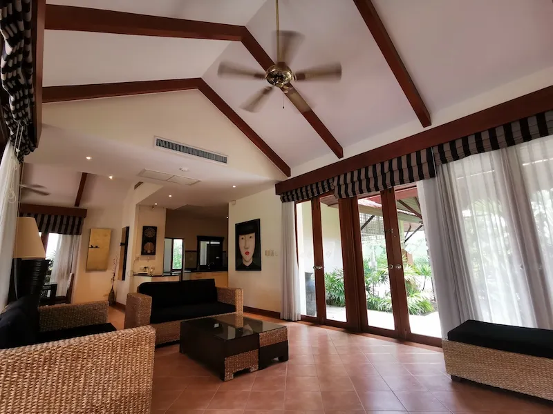Property image - full photo 2