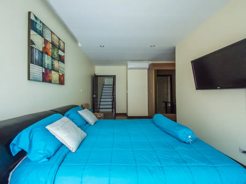Property image - full photo 33