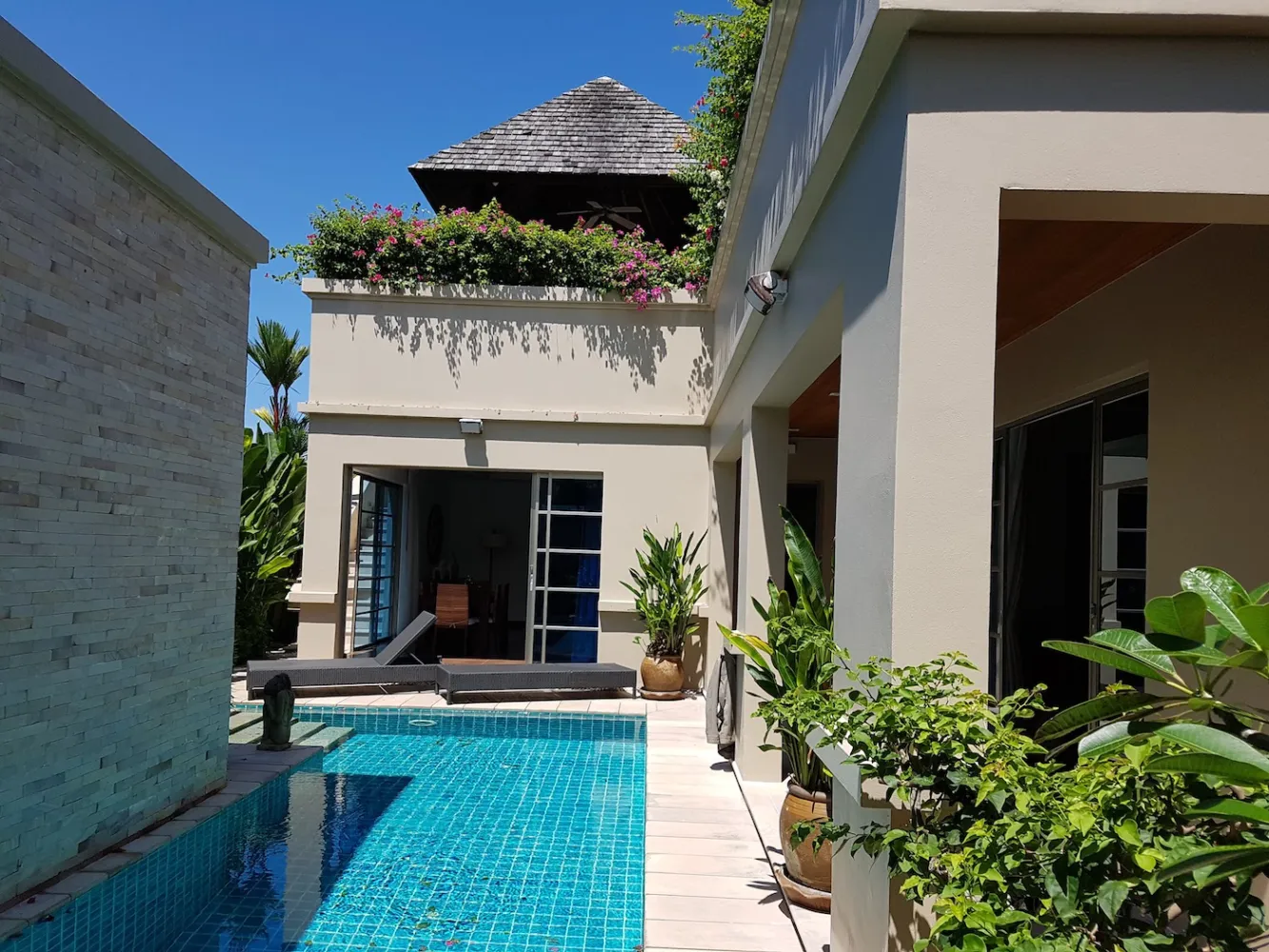 Property image - full photo 1