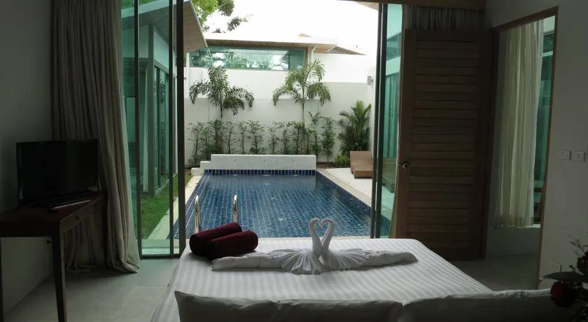 Property image - full photo 8