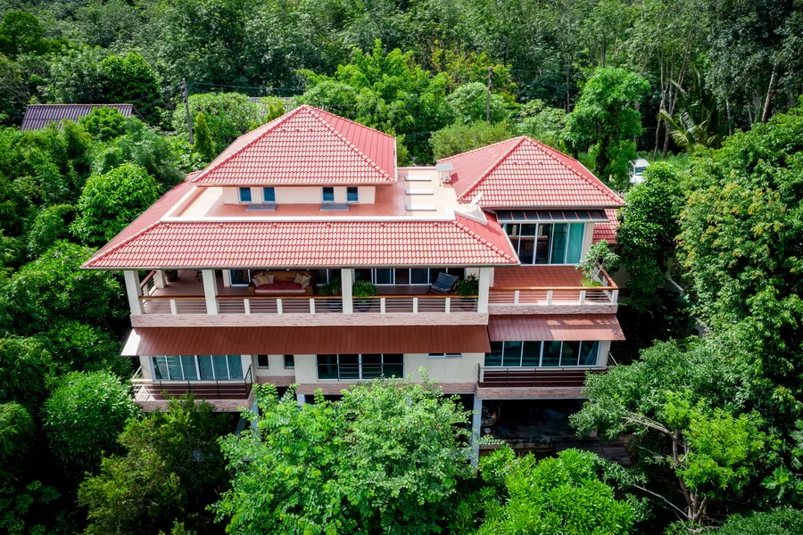 Property image - full photo 2