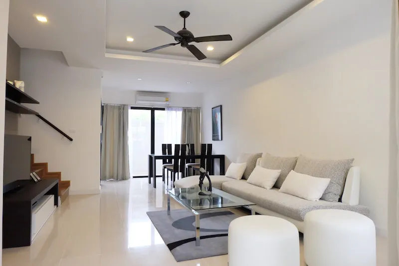Property image - full photo 2