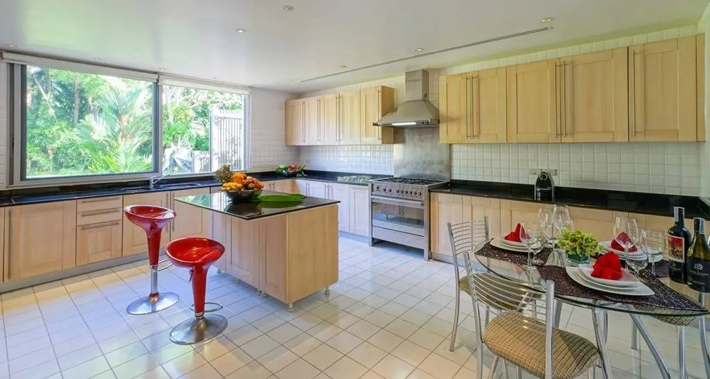 Property image - full photo 6