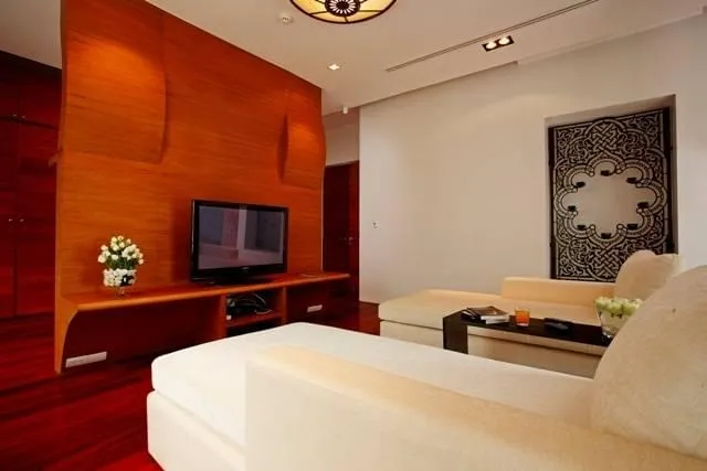Property image - full photo 4