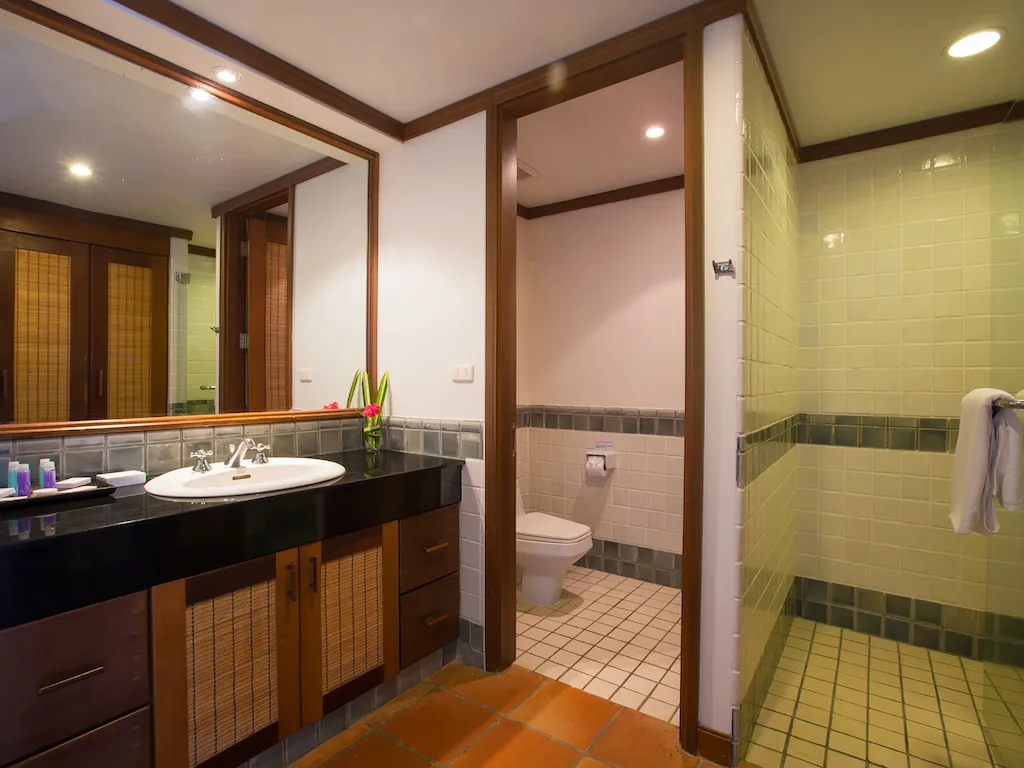 Property image - full photo 16