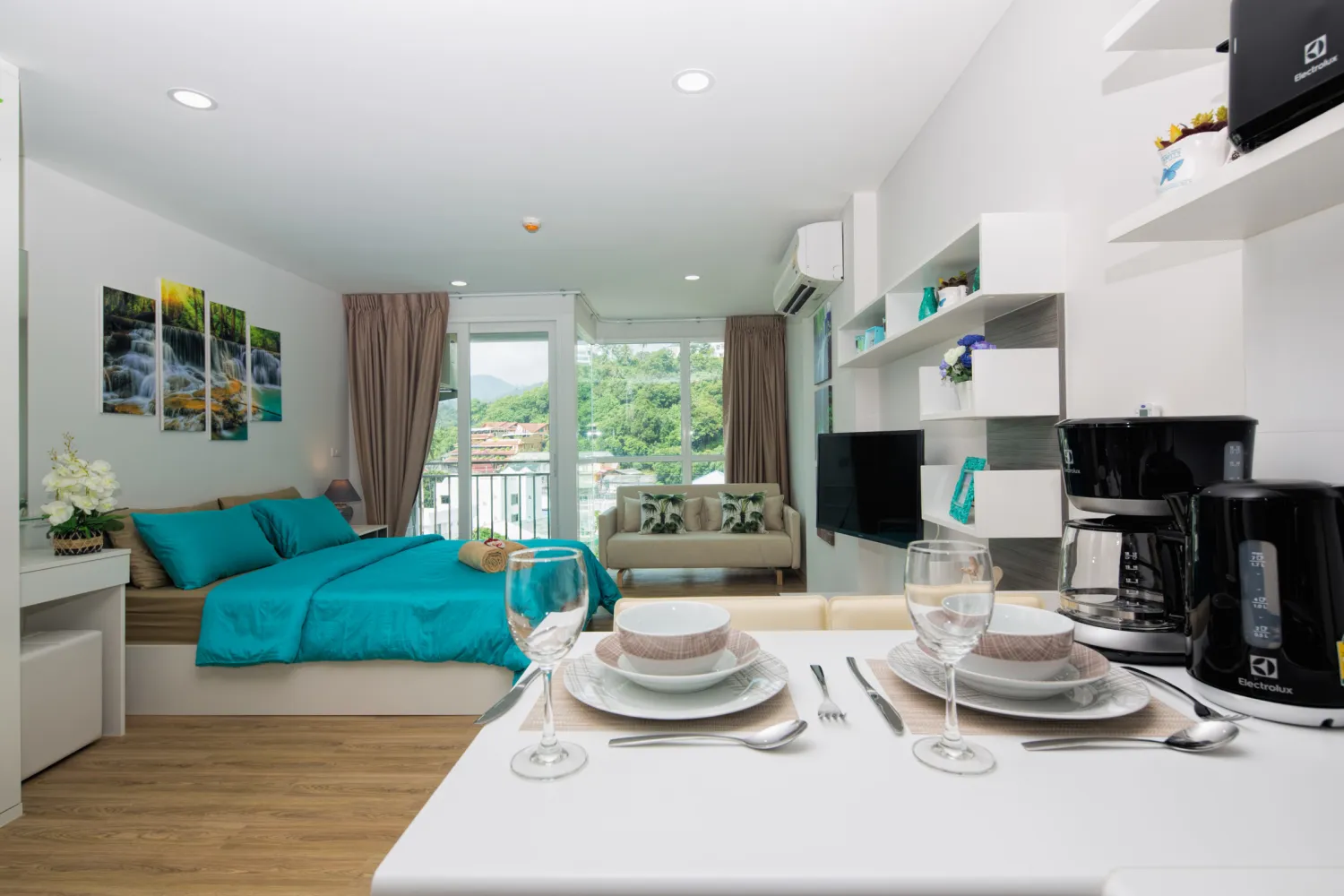 Property image - full photo 4