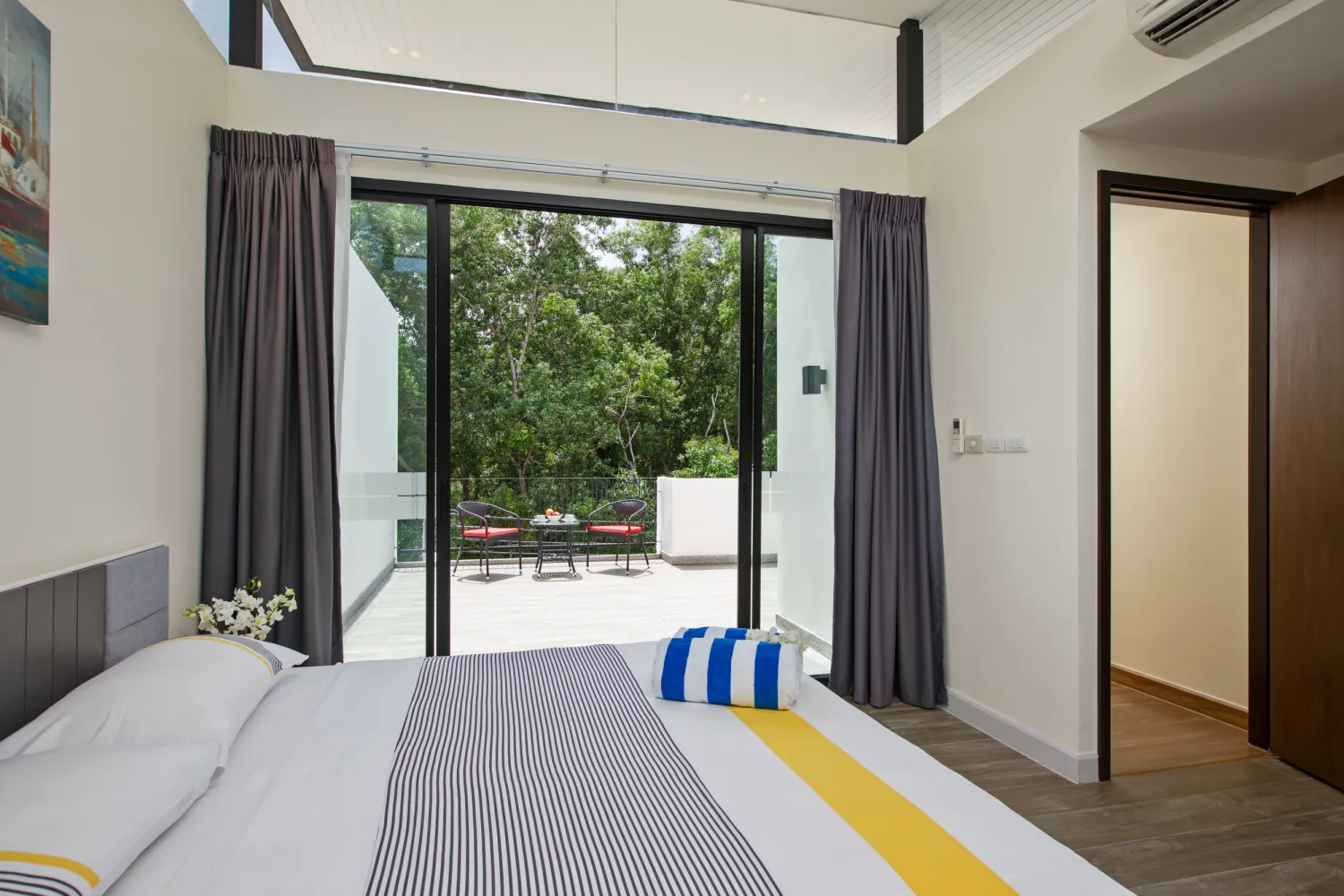 Property image - full photo 14