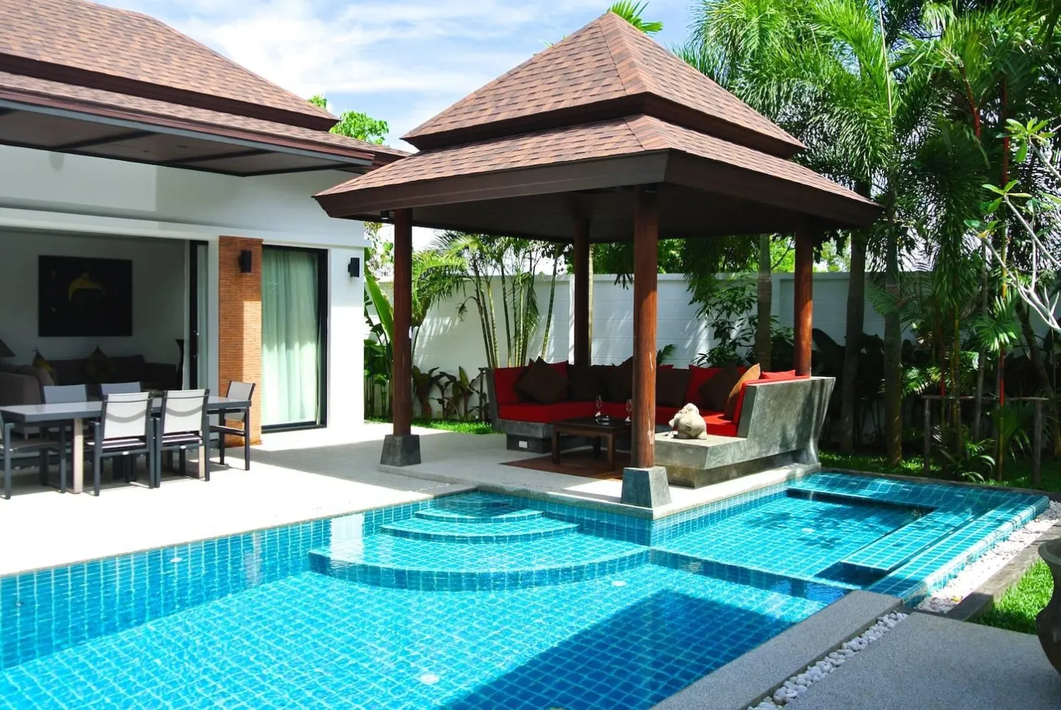 Property image - full photo 1