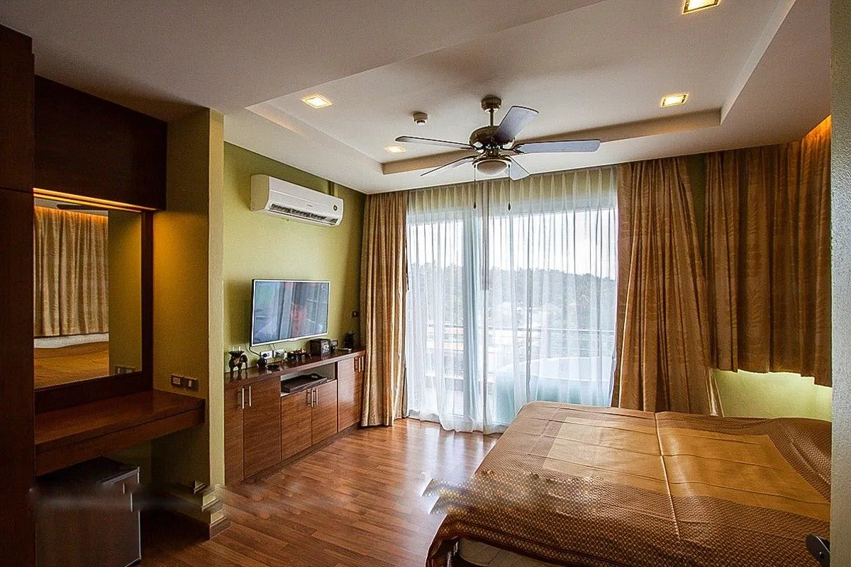 Property image - full photo 18