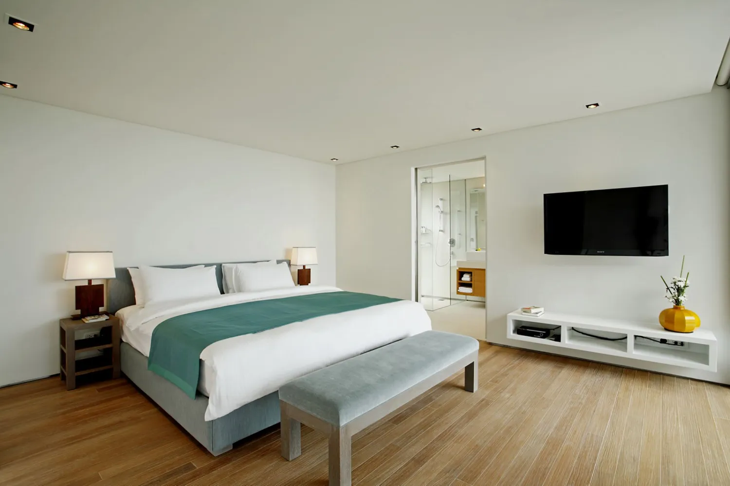 Property image - full photo 13