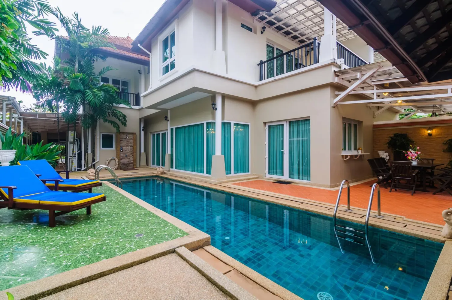 Property image - full photo 1