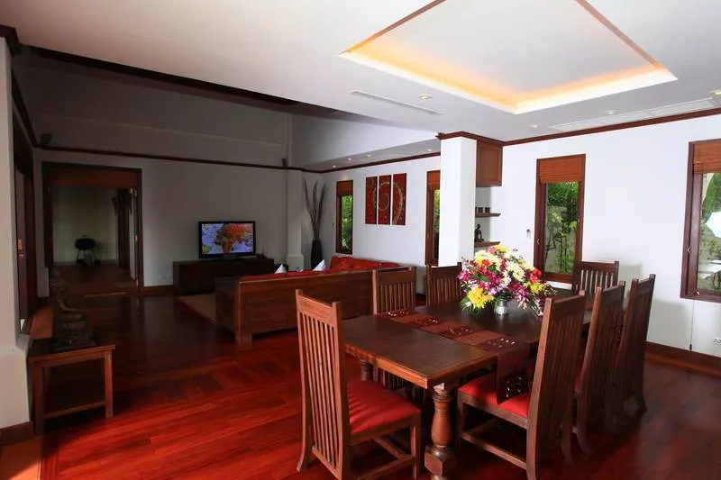Property image - full photo 3