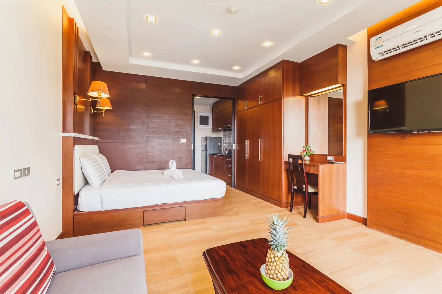 Property image - full photo 9