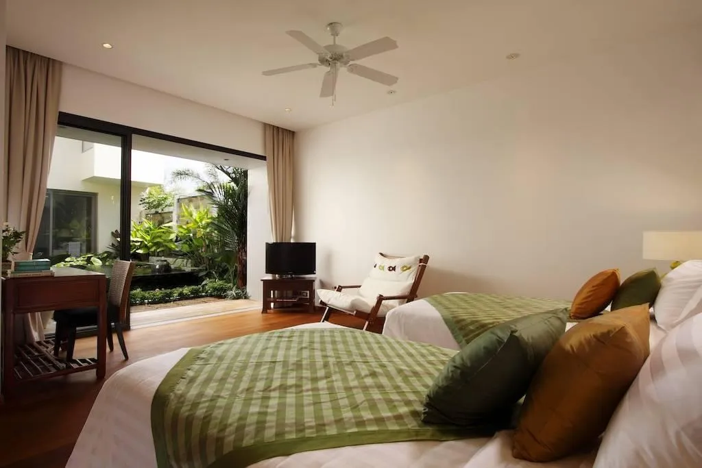 Property image - full photo 12