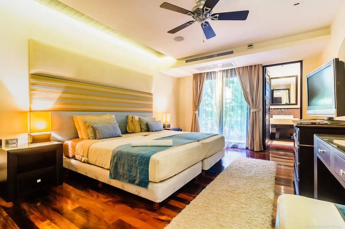 Property image - full photo 3