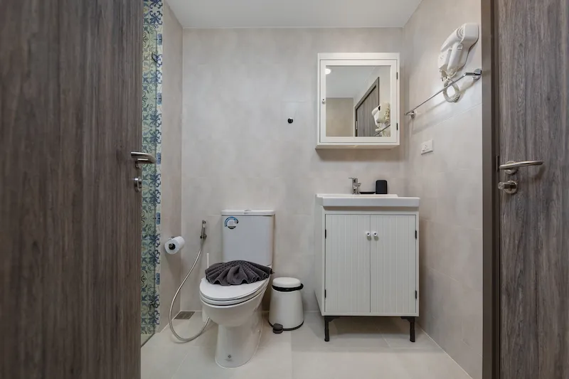 Property image - full photo 15