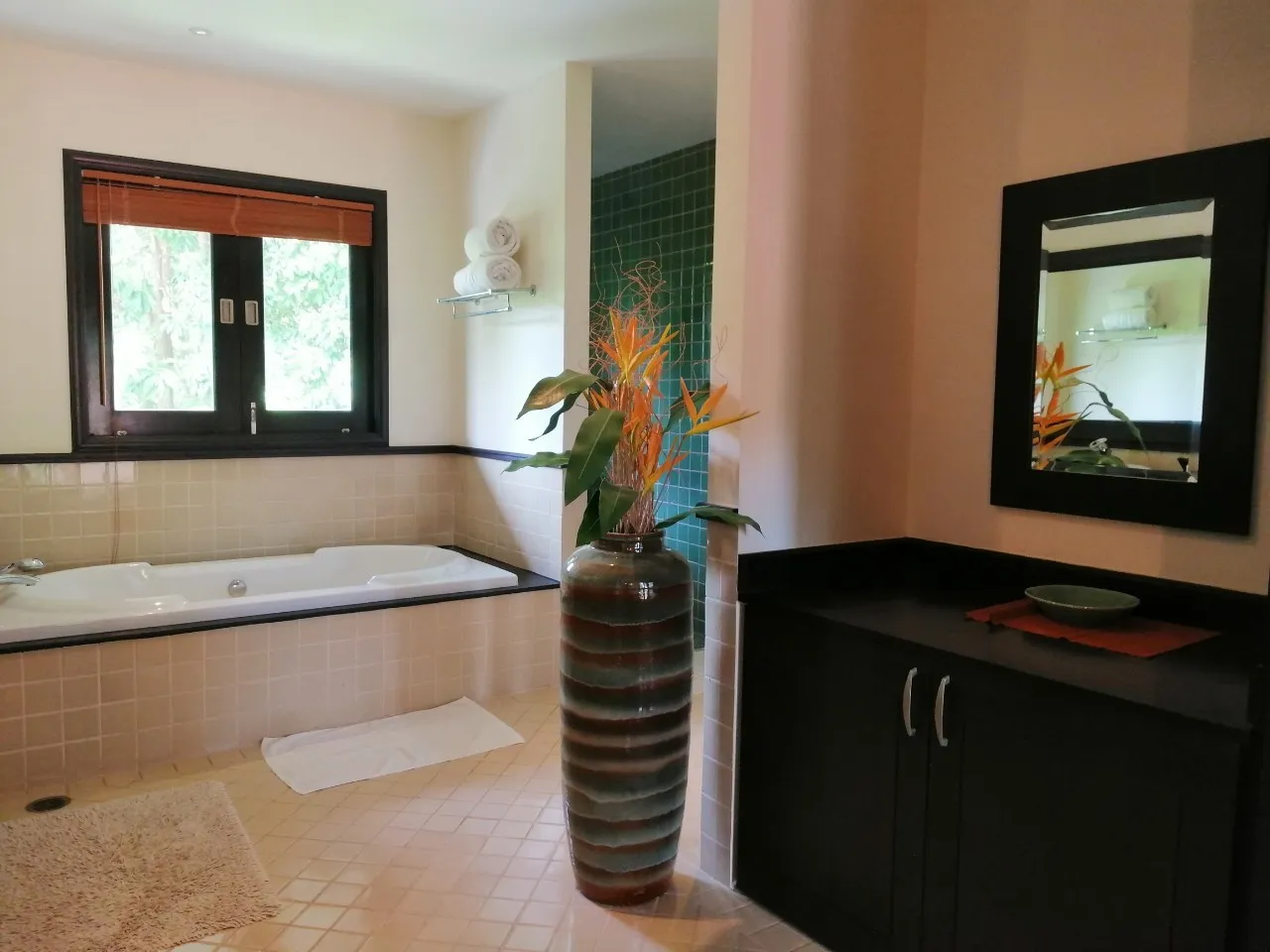 Property image - full photo 16