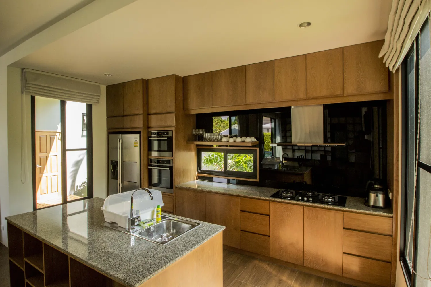 Property image - full photo 5