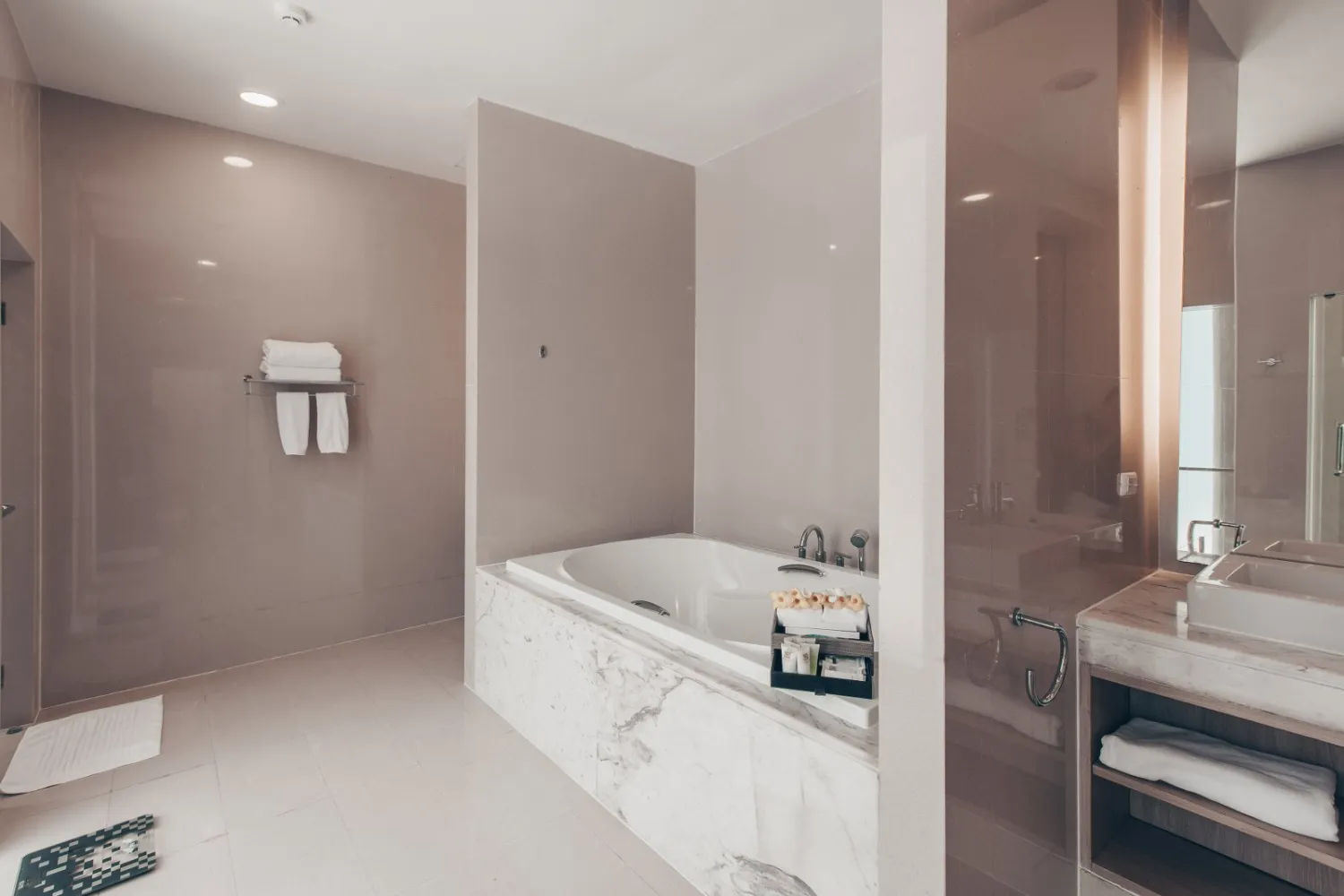 Property image - full photo 28