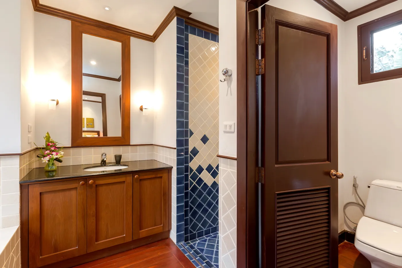 Property image - full photo 31