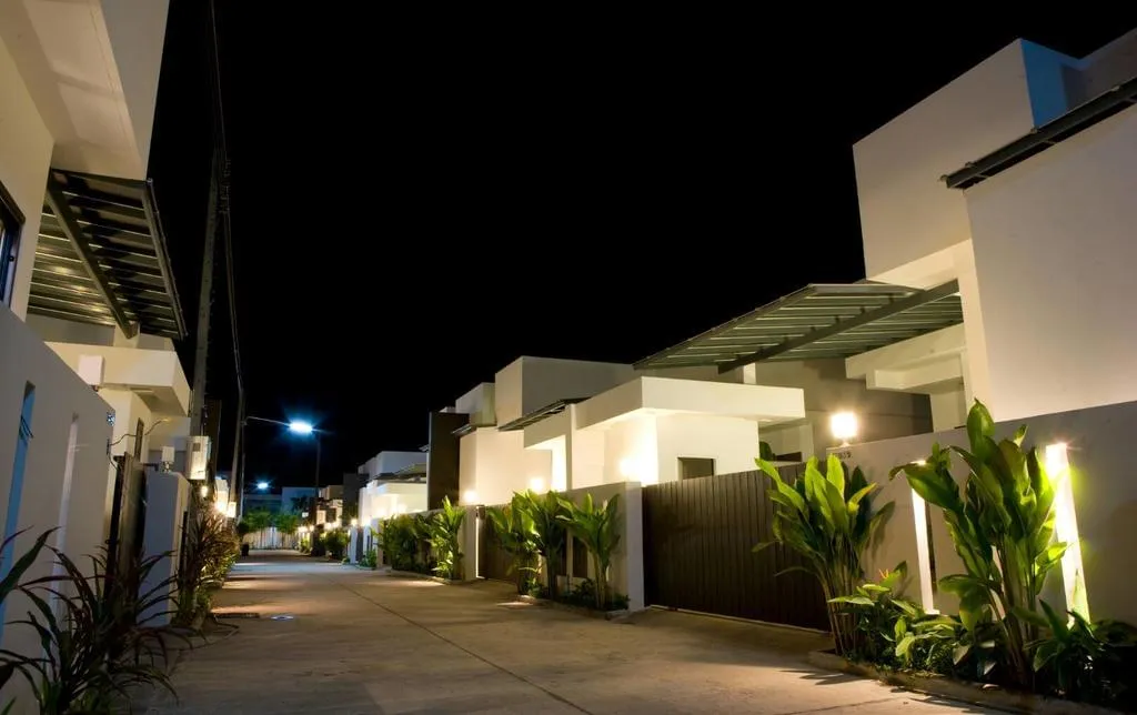 Property image - full photo 10