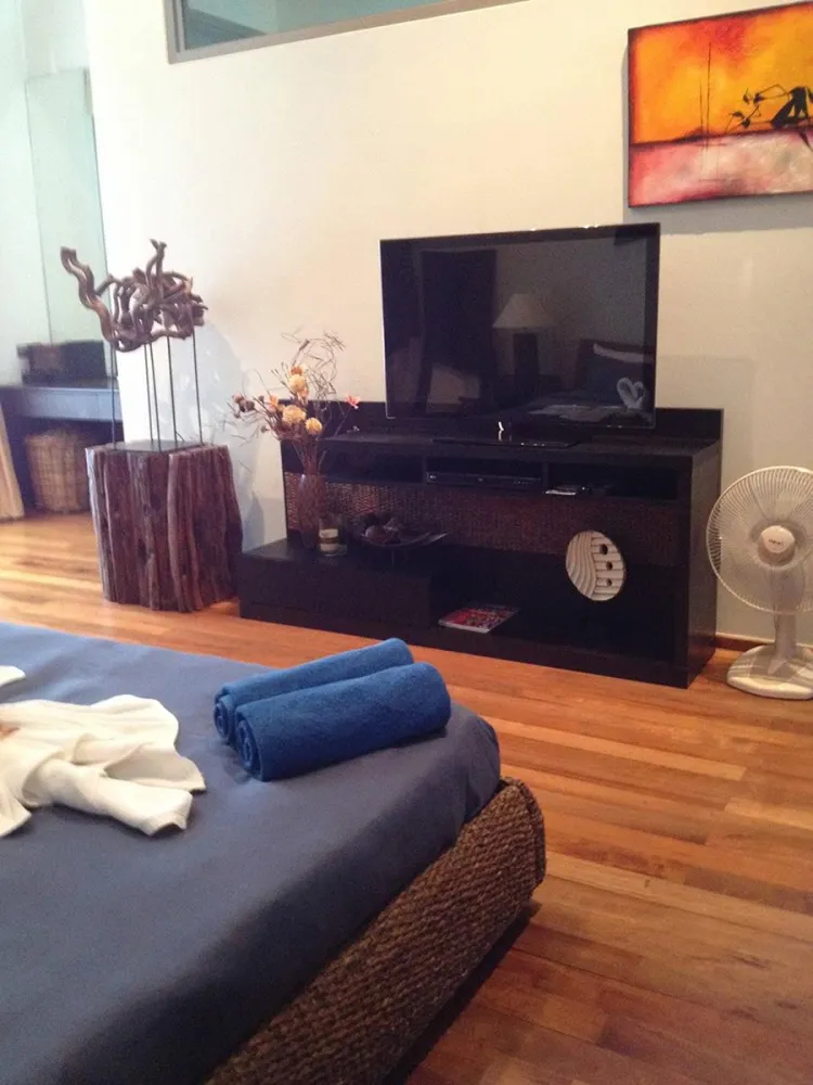 Property image - full photo 5