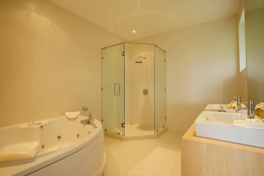 Property image - full photo 18