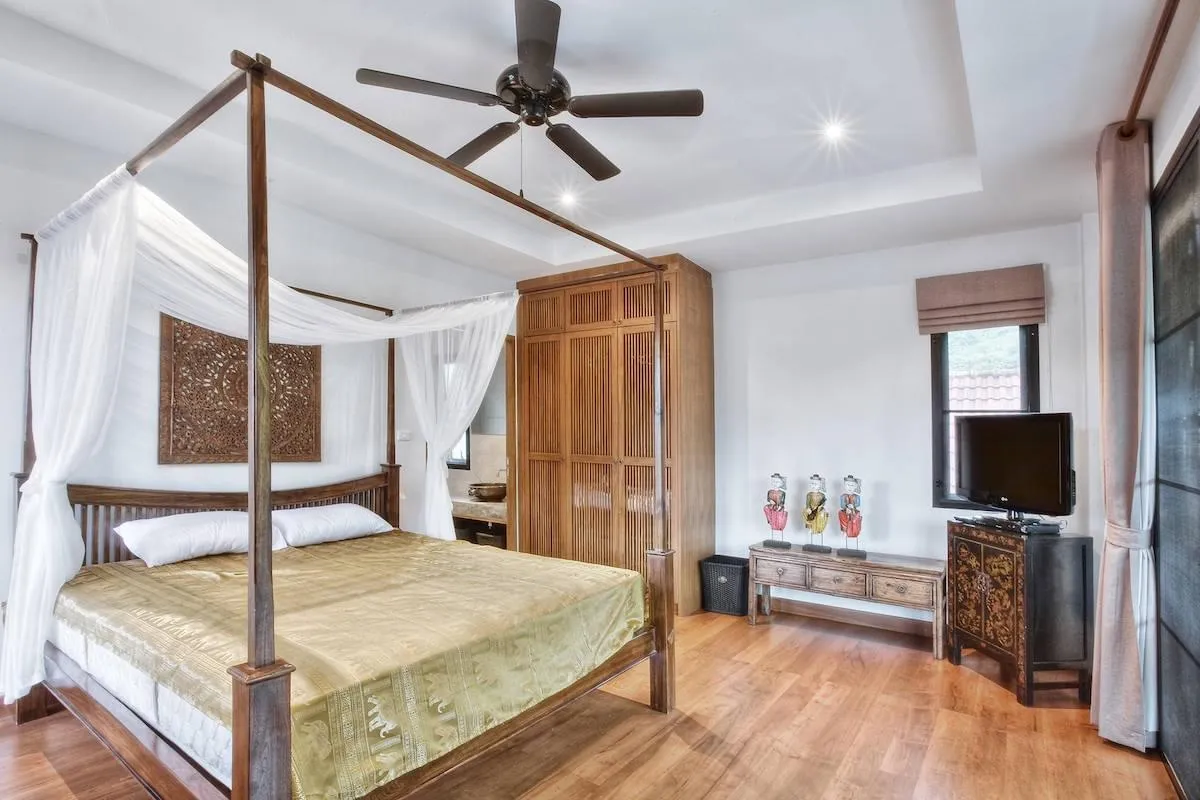 Property image - full photo 5